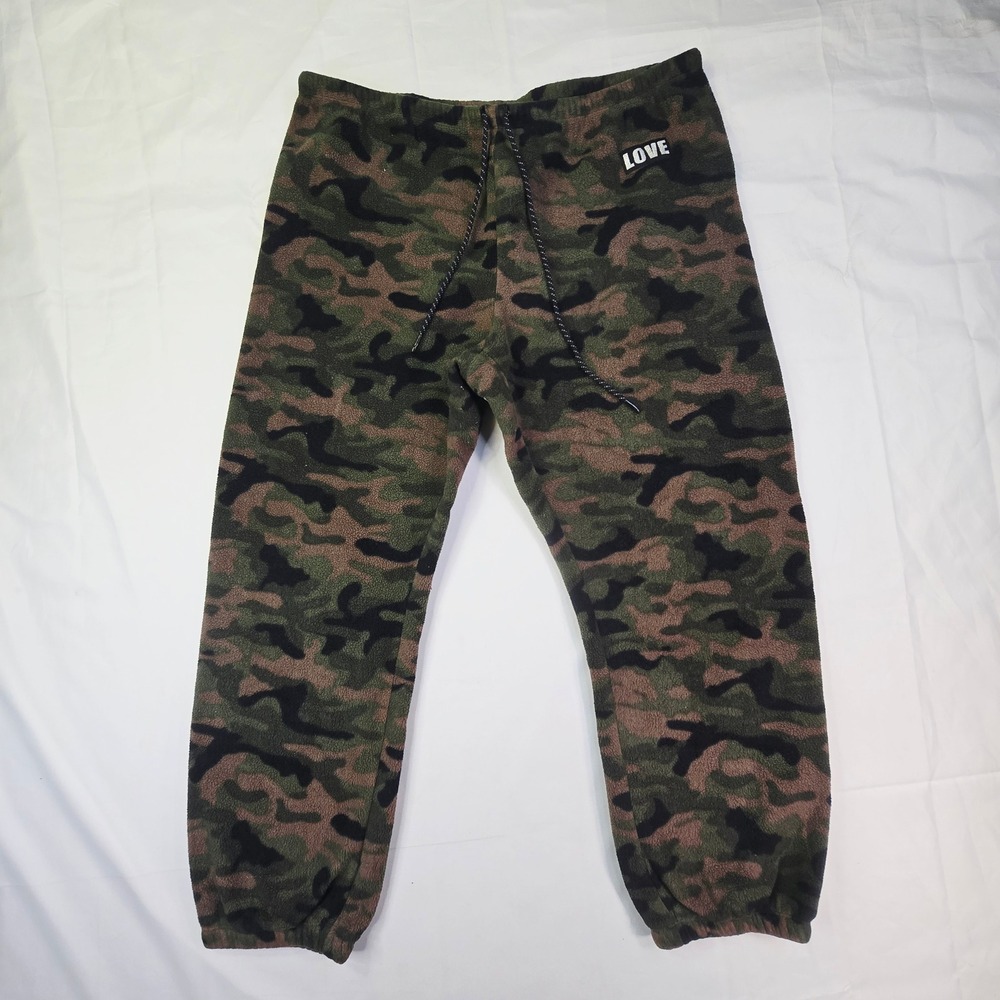 No Boundaries Camo Fleece Joggers Women's XXL Green Brown Love Patch Sweatpants